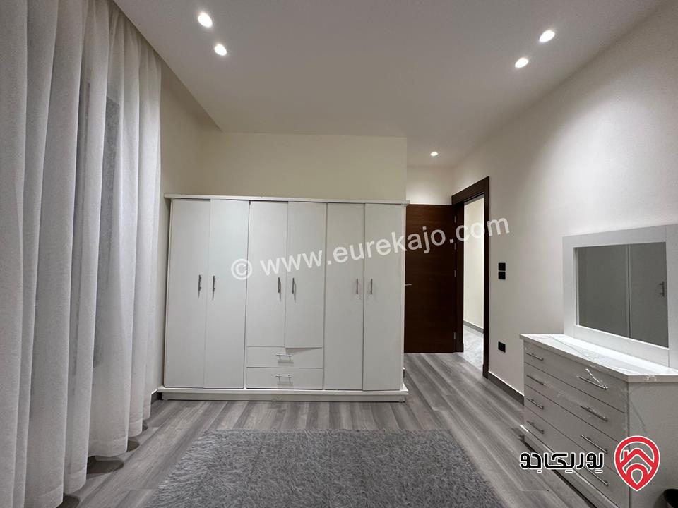 شقة ديلوكس مفروشة طابق أرضي مساحة 110م داخلي و 150م خارجي للايجار في عمان - حي الديار ديرغبار