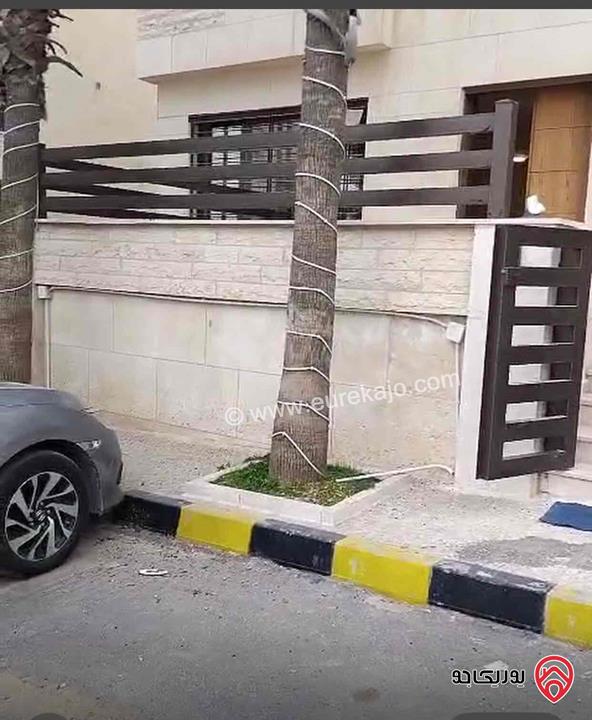 شقة ارضية واسعة مساحة 220م مع ترس 100م للايجار في عمان - البنيات 