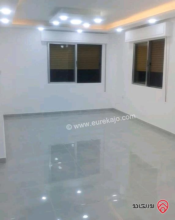 شقة ديلوكس مجددة بالكامل طابق اول مساحة 120م للايجار في عمان - حي نزال