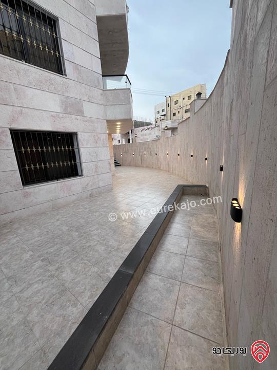 شقة أرضية مساحة 155م داخلي و 100م خارجي للبيع في عمان - طبربور