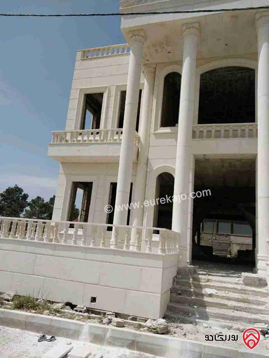 فيلا لم تشطب مساحة الأرض 500م والبناء 700م للبيع في عمان - الطنيب