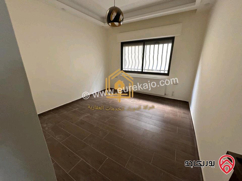 شقة سوبر ديلوكس طابق شبه ارضي مساحة 200م داخلي و 100م خارجي للايجار في عمان - طريق المطار 