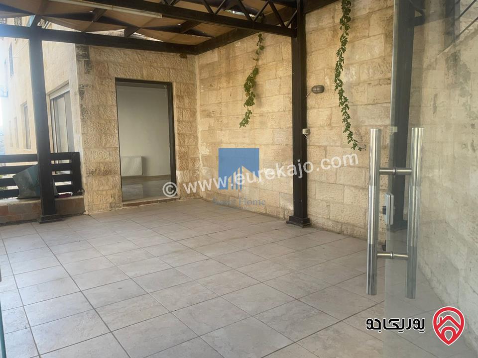 شقة شبه ارضية مساحة 188م مع ترس 30م تشطيب سوبر ديلوكس للبيع في عمان - خلدا