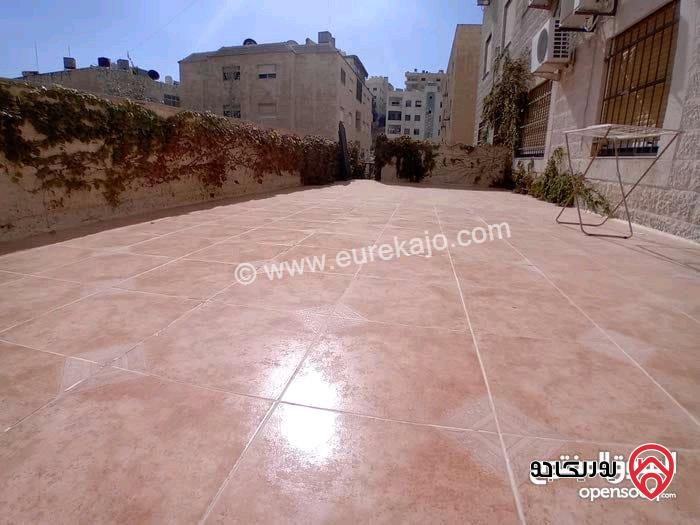 شقة فارغة للإيجار في عمان- خلدا مساحة 220م + 85م طابق شبه أرضي مع ترس و مدخل 
