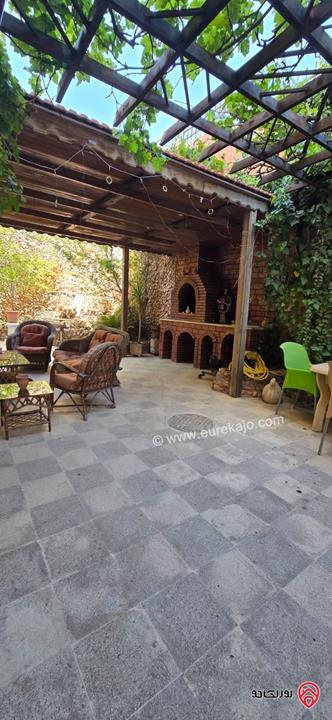 شقة ارضية مساحة 260م داخلي و 300م خارجي للبيع في عمان - تلاع العلي