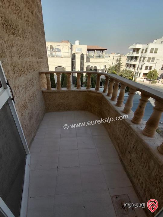 شقة مجددة طابق أول مساحة 200م للإيجار في عمان - دير غبار 