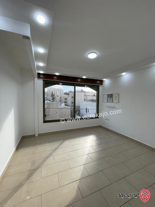 شقة شبه مفروشة طابق ثالث مساحة 325م للايجار في عمان - ضاحية الرشيد