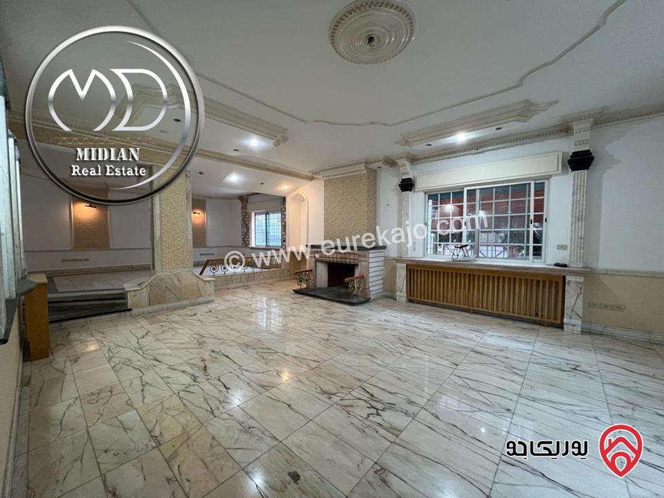 فيلا مستقلة فارغة أو مفروشة للايجار في عمان - ام السماق مساحة 750م مع تراسات و حدائق تصلح تجاري أو روضة أو حضانة