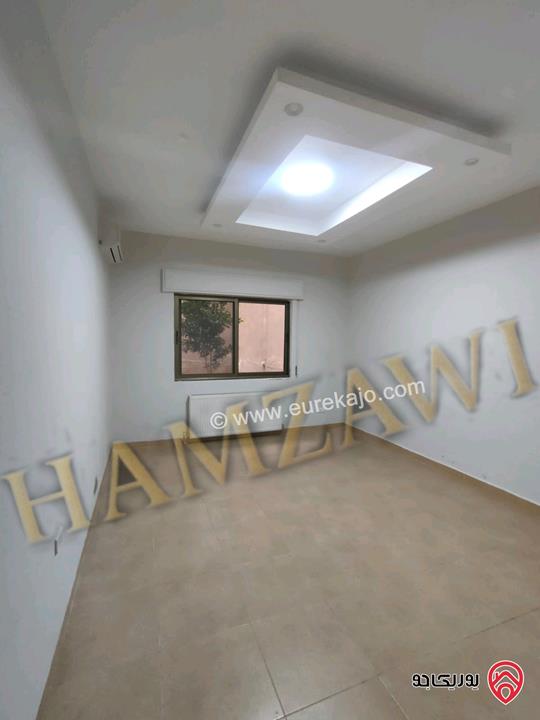 شقة شبه أرضية مساحة 220م داخلي و 80م خارجي للايجار في عمان - دير غبار 