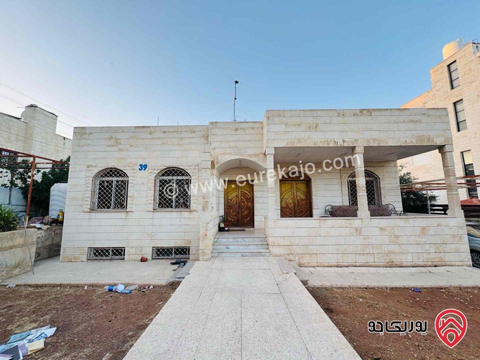 شبه فيلا مساحة 440م على أرض 782م للبيع في عمان - طبربور
