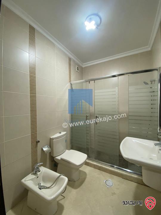 شقة فاخرة طابق اول 172م تشطيب سوبر ديلوكس للبيع في عمان - خلدا - العوجانية