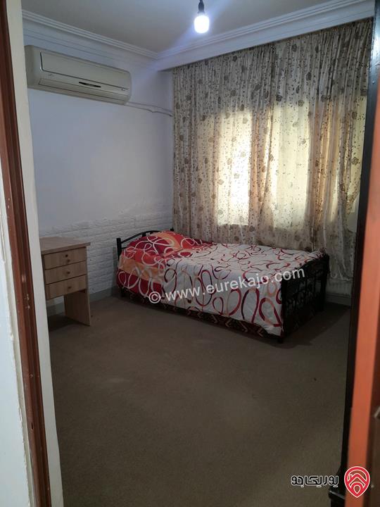 شقة مفروشة طابق اول مدخل مستقل مساحة 145م للايجار في اربد - حي الورود الشقه متوفره بتاريخ 10/20