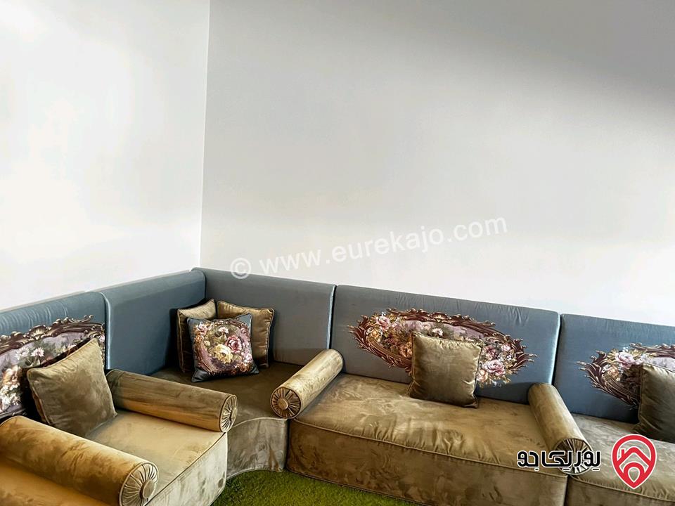 شقة طابقية مساحة 320م طابق ثاني للبيع في عمان - دير غبار