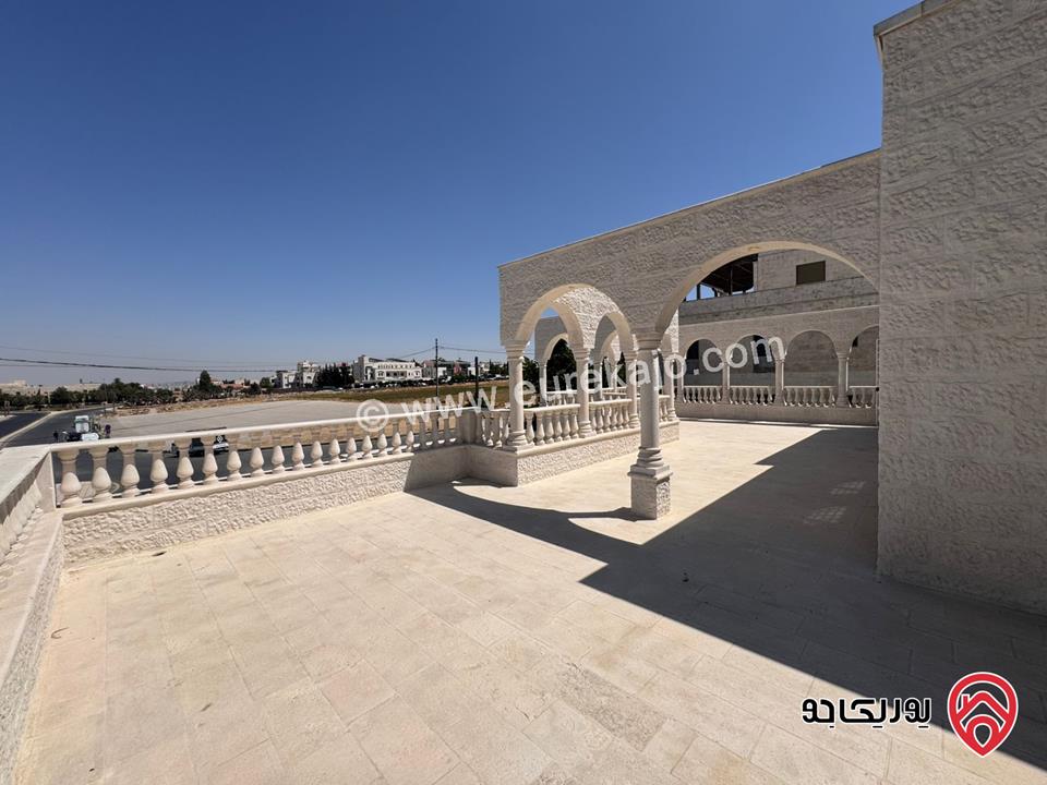 فيلا مستقلة للبيع في عمان - عبدون مساحة الارض 1350 م والبناء 1000م، الحديقة 400م، الترس 200م بالقرب من السفارة الامريكية 
