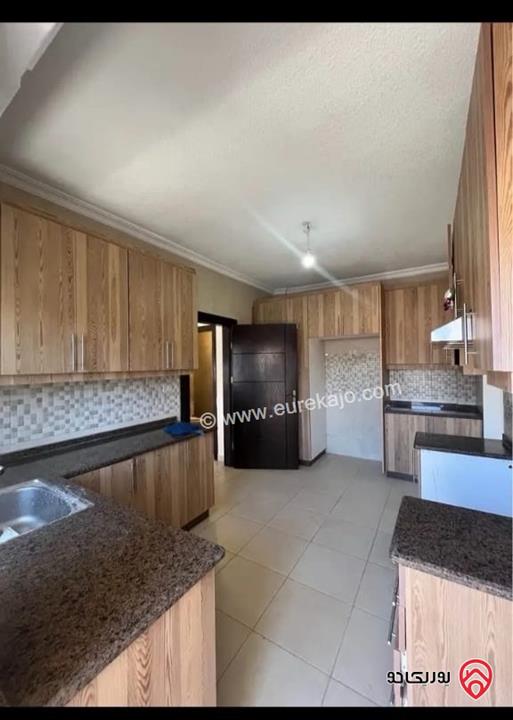 شقة طابق ثالث مساحة 155م للايجار في عمان - شارع مكة