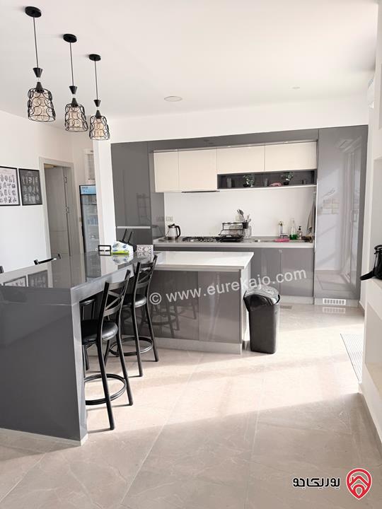 مزرعة مساحة الأرض 904م والبناء 80م للبيع بمنطقة الرشايدة/ جرش بإطلالة خلابة خلف جامعة جرش الأهلية 