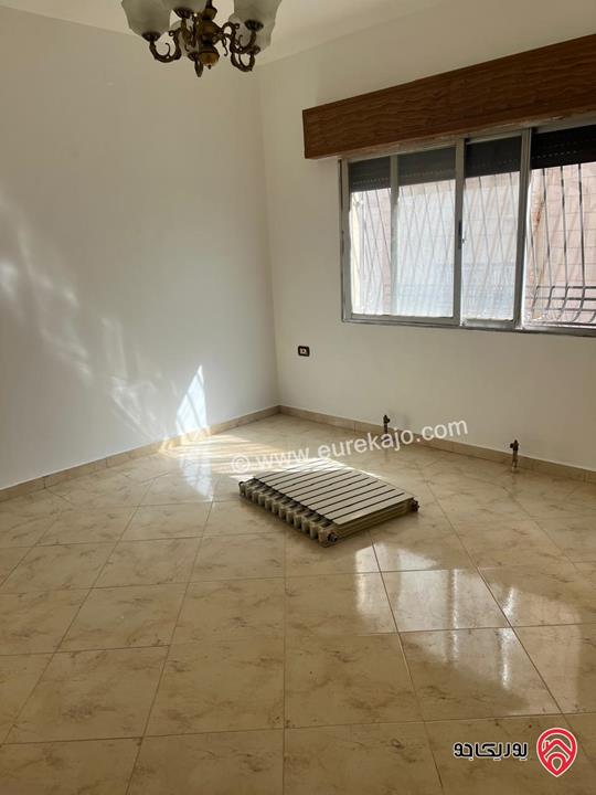 شقة طابق اول مساحة 140م مجددة بالكامل للايجار في عمان - جبل الحسين 