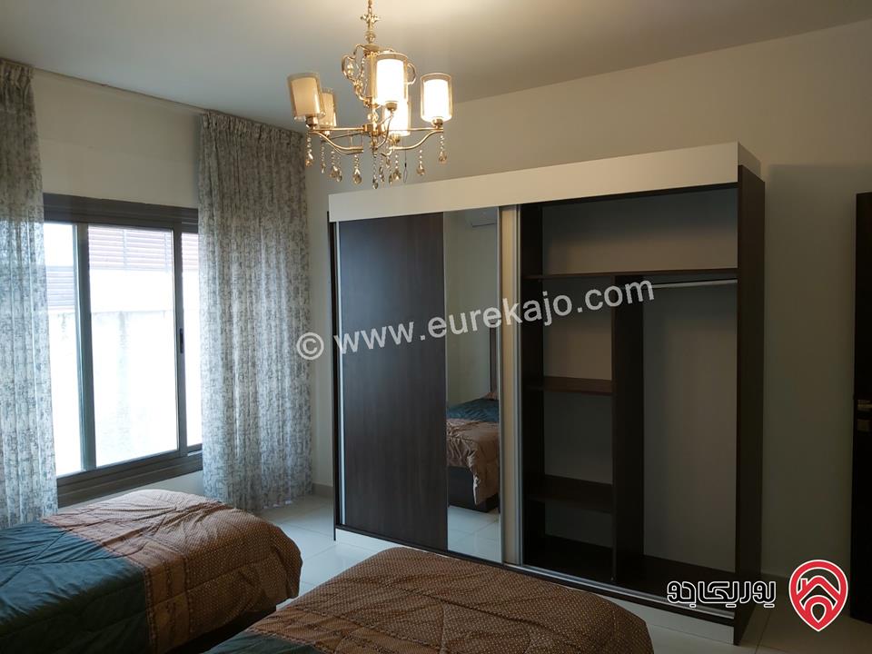 شقة أرضية طابقية مفروشة مساحة 302م داخلي و 70م خارجي للايجار في عمان - دير غبار