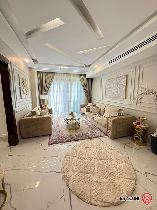 شقة شبه ارضية مساحة 210م داخلي و 180م خارجي لم تسكن للايجار مفروشة في عمان - خلدا