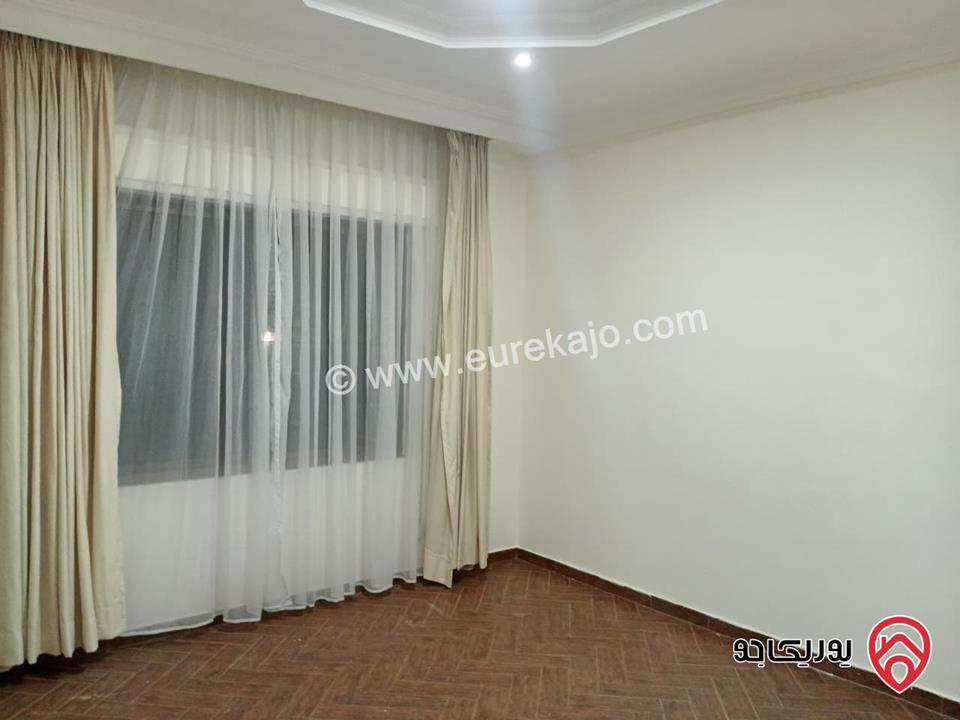 شقة أرضية فاخرة مساحة 300م داخلي و 300م خارجي للايجار في عمان - عبدون