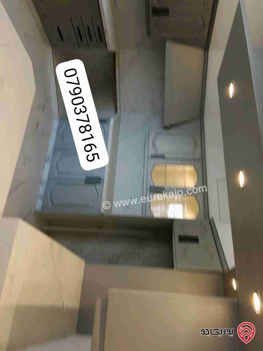 شقة طابق ثالث مساحة 225م للايجار في عمان - ام اذينة 