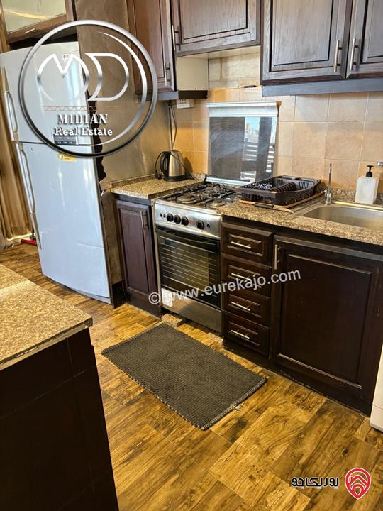 رووف مفروش للايجار في عمان - ضاحية الامير راشد مساحة 90م مع ترس تشطيبات وفرش سوبر ديلوكس اطلالة جميلة بسعر مميز