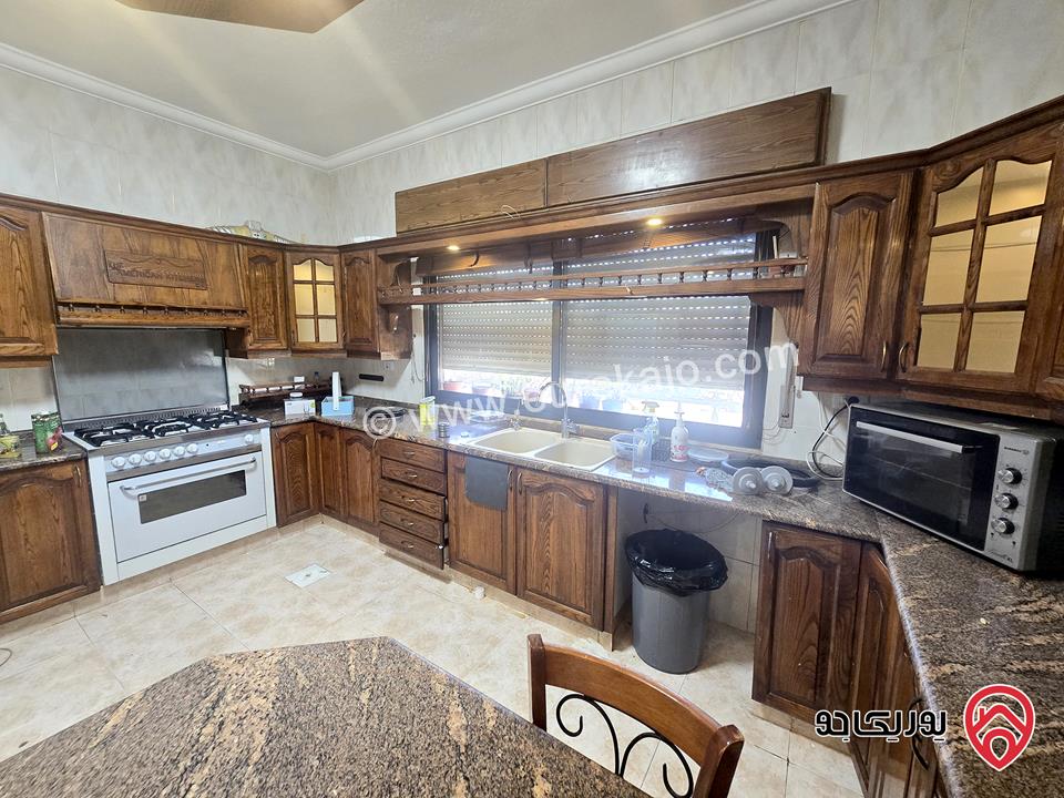 شقة فارغة مساحة 200م طابق أول للايجار في عمان - الرابية