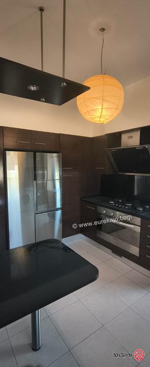 شقة مساحة 218م طابق ثاني للبيع في عمان - خلدا 