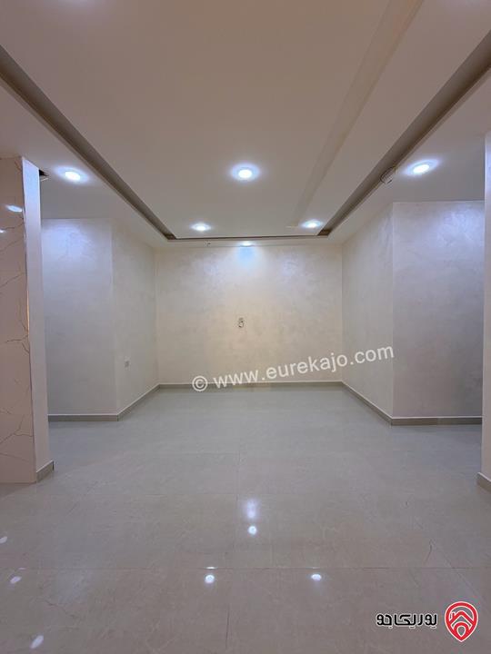 شقة طابق اول مساحة داخلية 150 متر سوبر ديلوكس للبيع في عمان - طبربور 