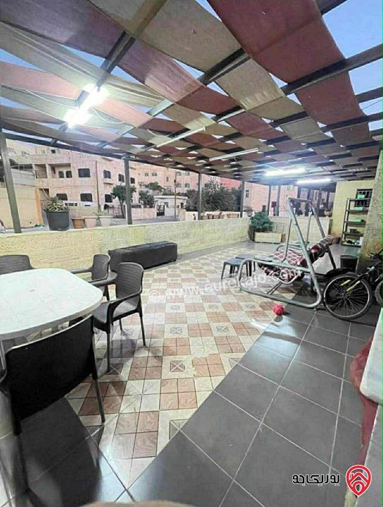 شقة مميزة طابق أرضي دوبلكس مساحة داخلية 220م ومساحة خارجية 190م للبيع في عمان - القويسمة