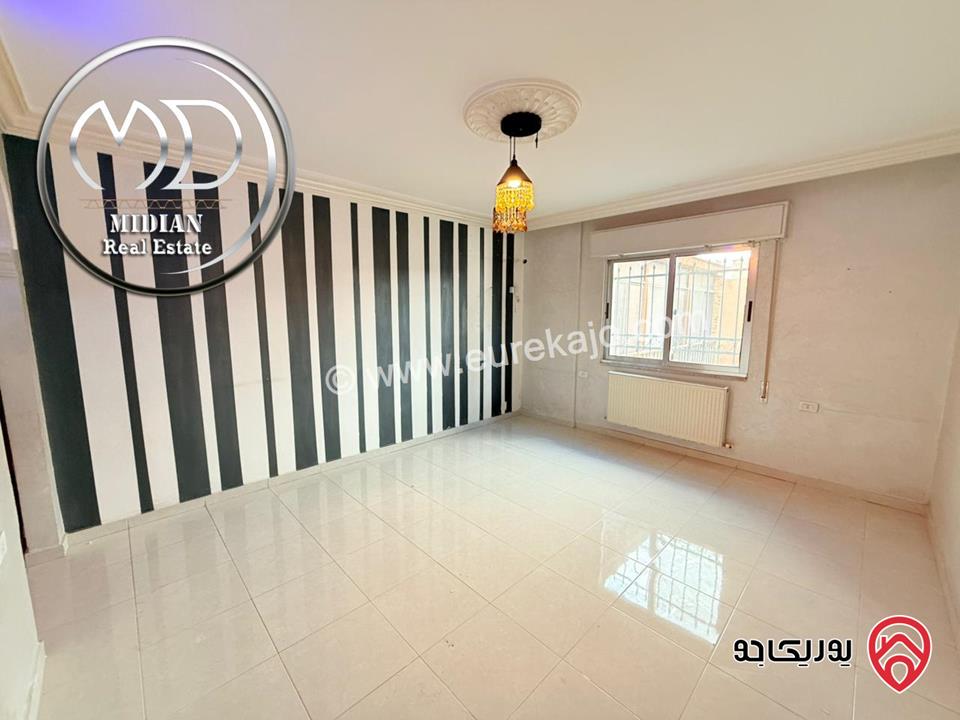 شقة شبه ارضي للبيع في عمان - ضاحية الرشيد مساحة 170م مع ترس 60م تشطيبات سوبر ديلوكس بسعر مميز جداً