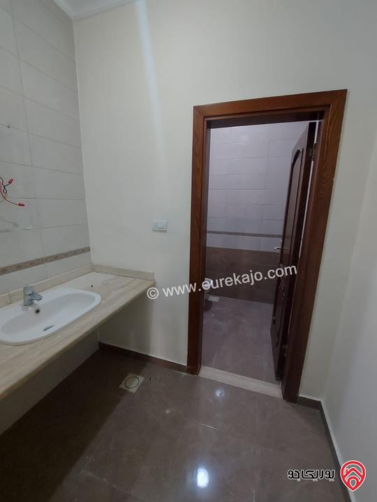 شقة طابق أول مساحة 200م للايجار في عمان - خلدا