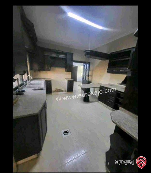 شقة فارغة طابق ثاني مساحة 180م للايجار في عمان - خلدا