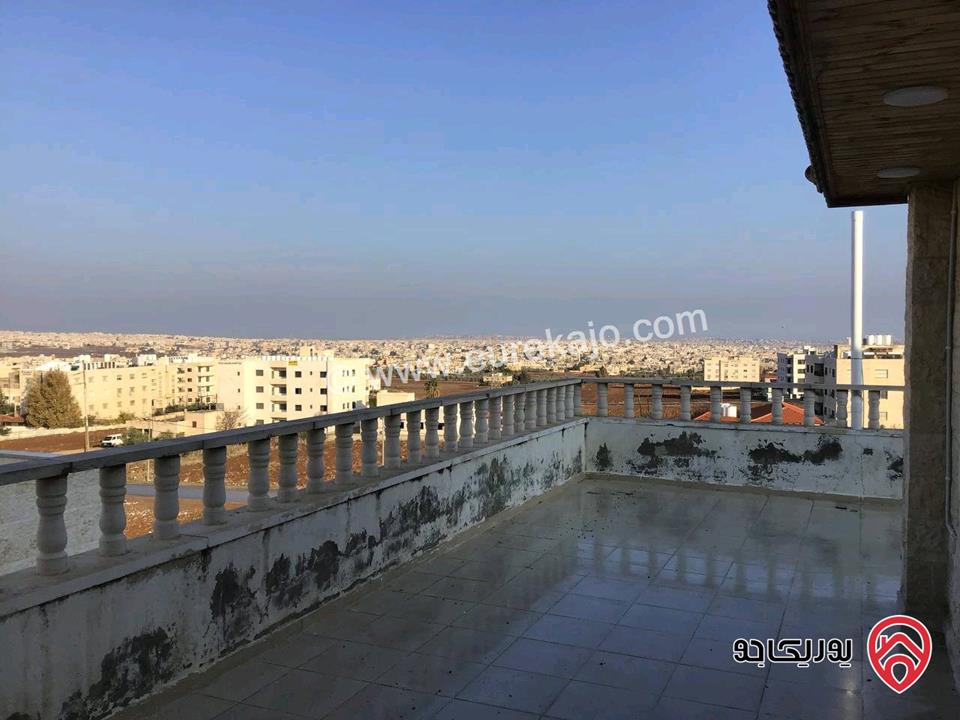 رووف طابق ثاني فني مساحة 330م للبيع في اربد - الحصن