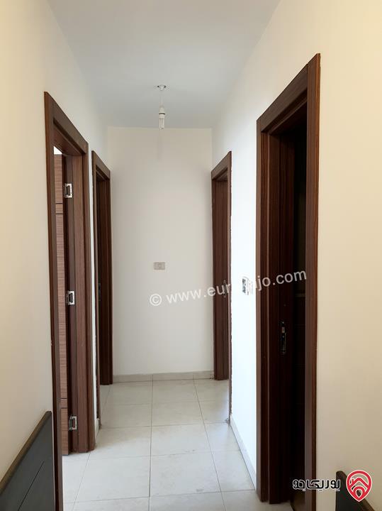 شقة مساحة 200م طابق ثالث للبيع في عمان - عبدون