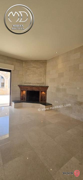 رووف طابقي فارغ للايجار في عمان - أجمل مواقع ام السماق مساحة 500م مع تراسات تشطيبات ديكورات عصرية فاخرة اطلالة رائعة