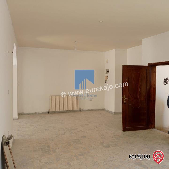 شقة مميزة للبيع في عمان - أم أذينة طابق ثالث 161م مع روف 110م بسعر مغري