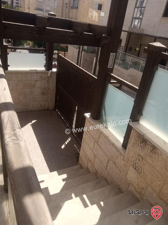 شقة مميزة طابق ارضي مساحة 262م داخلي و 30م خارجي للبيع في عمان - دير غبار