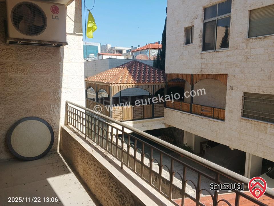 شقة طابقية مساحة 300م للبيع مفروشة في عمان - أم أذينة