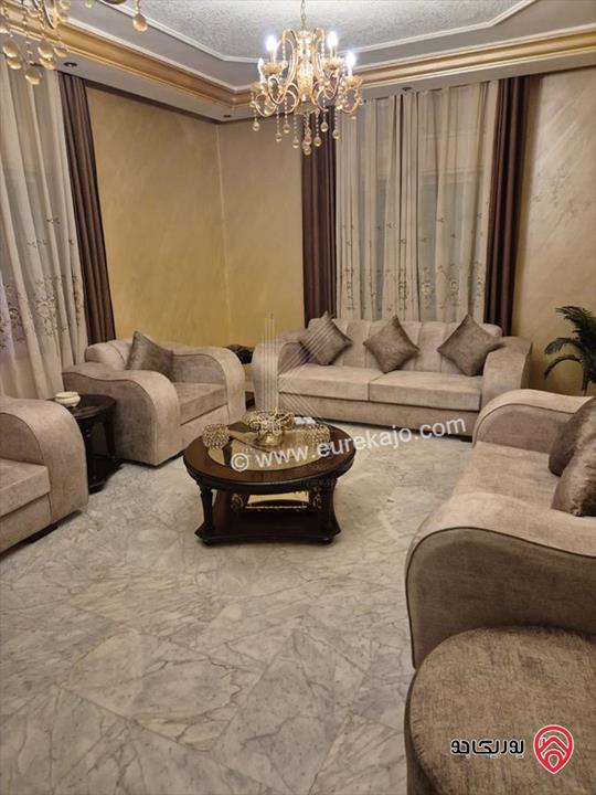 شقة مميزة طابق أول مساحة 203م للبيع في عمان - خلدا