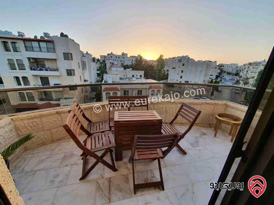 شقة طابقية فحمة طابق ثالث مساحة 303م للبيع في عمان - الكرسي مقابل مجمع الحسين للاعمال 