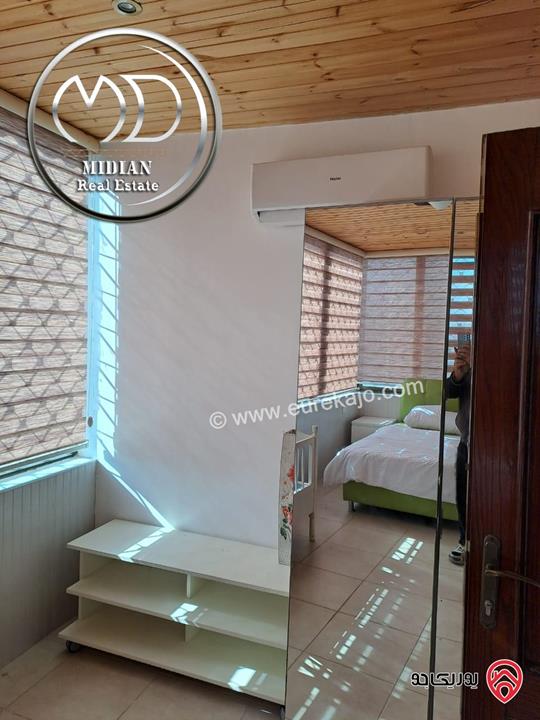 رووف مفروش للايجار في عمان - الشميساني تشطيبات وفرش سوبر ديلوكس اطلالة رائعة و بسعر مميز