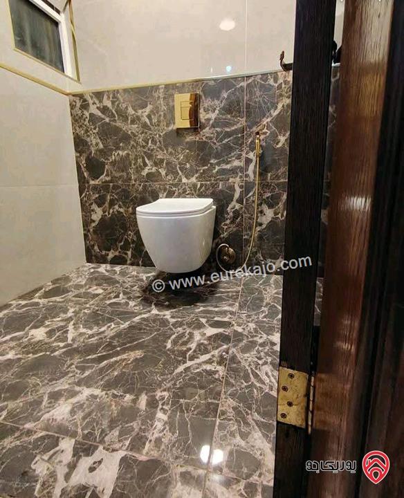 شقة فارغة مساحة 180م داخلي و 120م خارجي للايجار في عمان - دير غبار