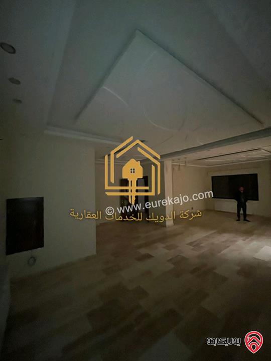 شقة فارغة طابق شبه ارضي مساحة 180 للإيجار في عمان - دير غبار 