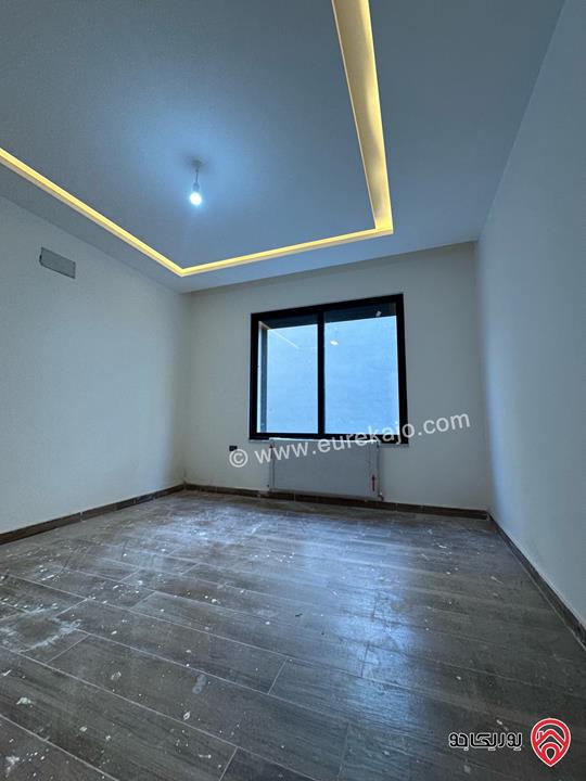 شقة مميزة طابق ثاني مساحة 225م للبيع في عمان - الظهير