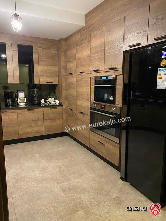 شقة ارضية فاخرة مفروشة مساحة 142م داخلي و 40م خارجي للايجار في عمان - الدوار الرابع جبل عمان