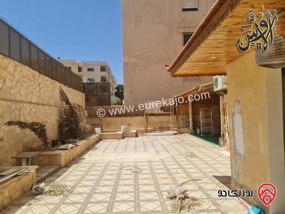 شقـة طابـق ارضي مساحة 150م داخلي و 130م خارجي للبيـع في الزرقاء الجديدة شارع الفلاتر