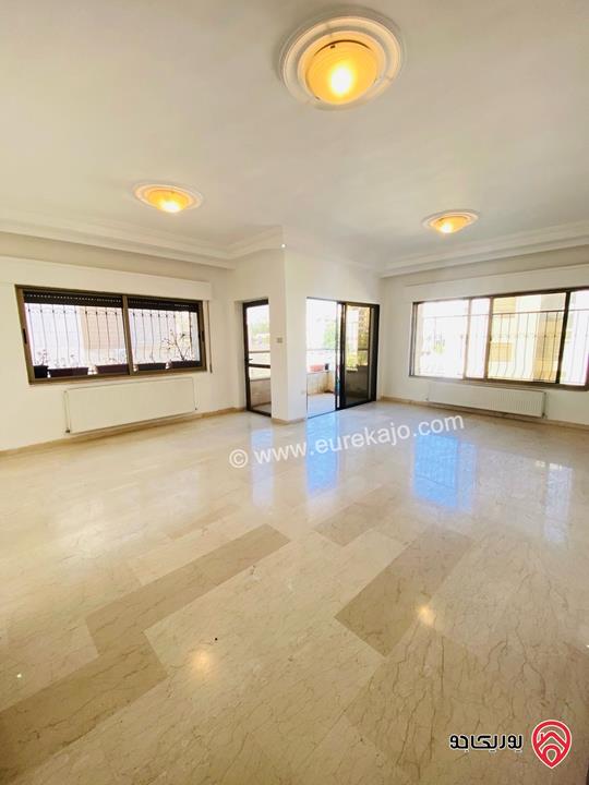 شقة مساحة 185م طابق ثالث للبيع في عمان - خلدا بالقرب من مسجد الهمشري ومدارس المعارف 