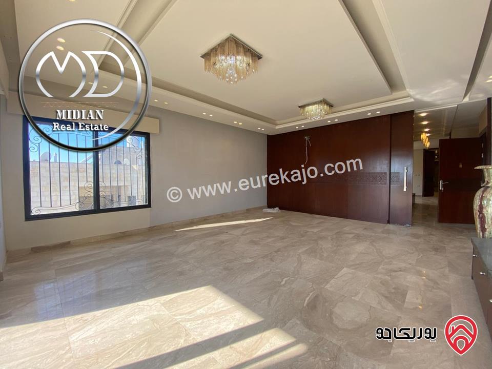 شقة للايجار طابق أخير مع روف في عمان - خلدا - العوجانية مساحة 425م مع تراسات تشطيبات ديكورات فاخرة اطلالة بانورامية خلابة