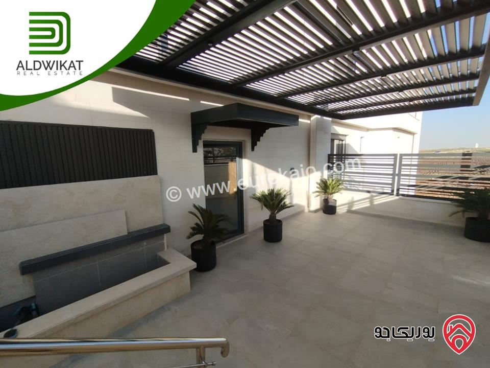 شقة للبيع في عمان - حجار النوابلسة طابق شبه ارضي مساحة البناء 365م ومساحة الترس 150م ومساحة الحديقة 40م